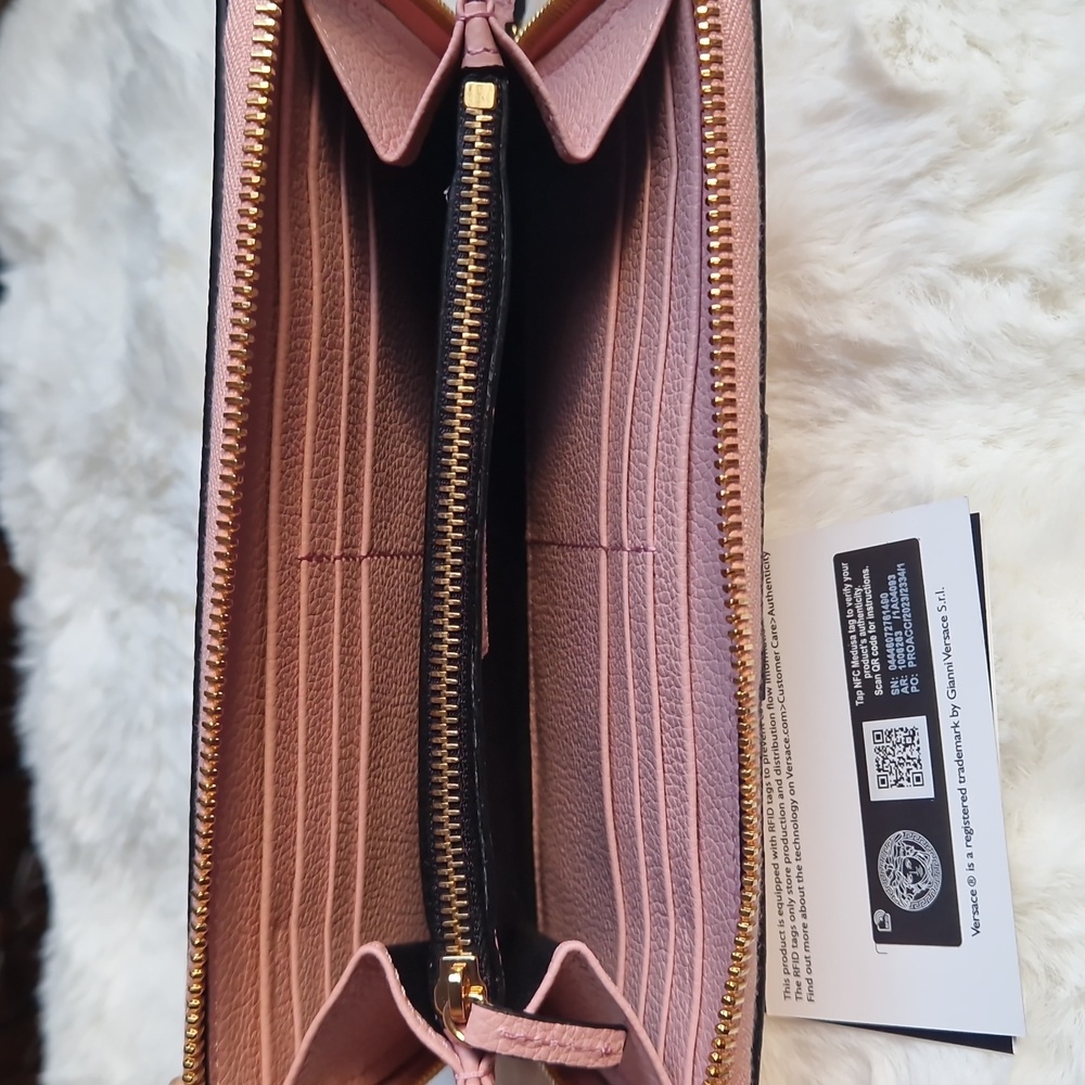 Versace Wallet - Picture 8 of 10